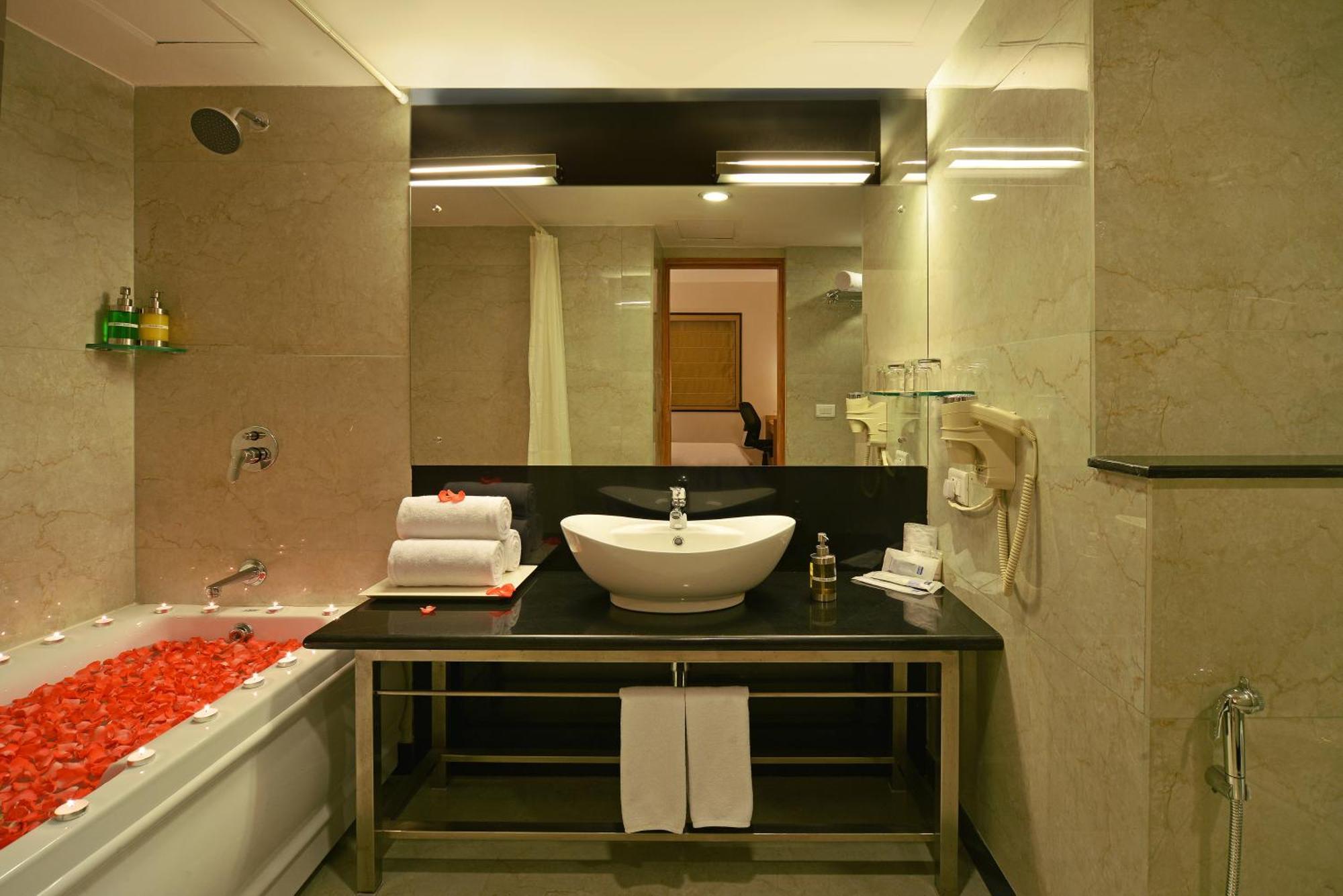 Red Fox By Lemon Tree Hotels, Bhiwadi Esterno foto