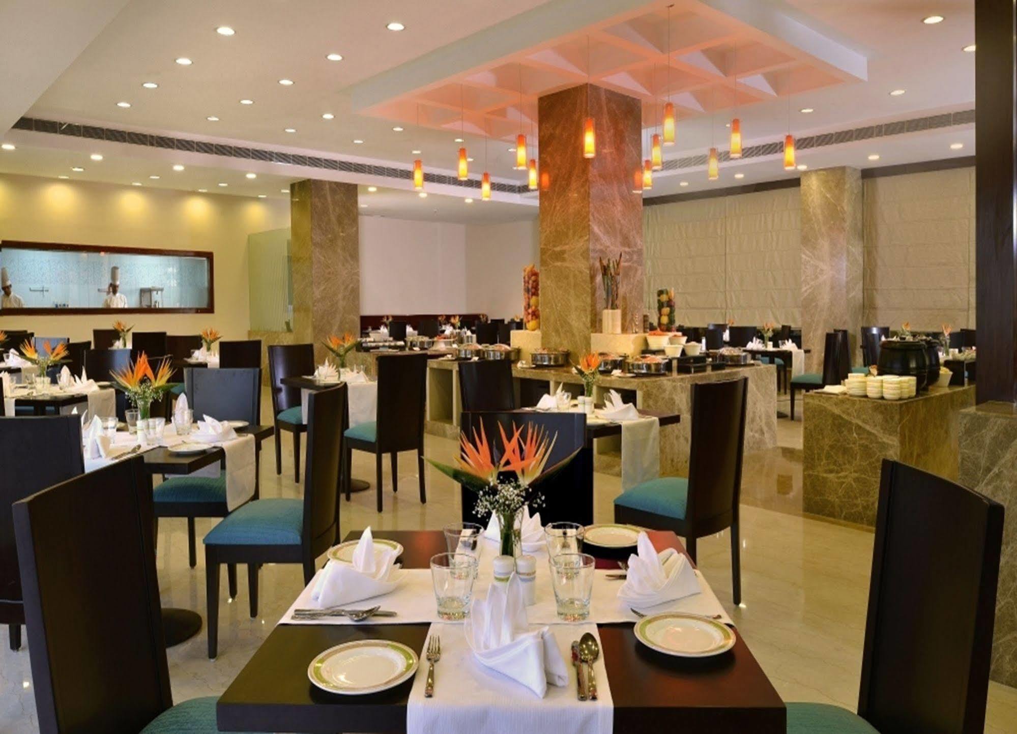 Red Fox By Lemon Tree Hotels, Bhiwadi Esterno foto