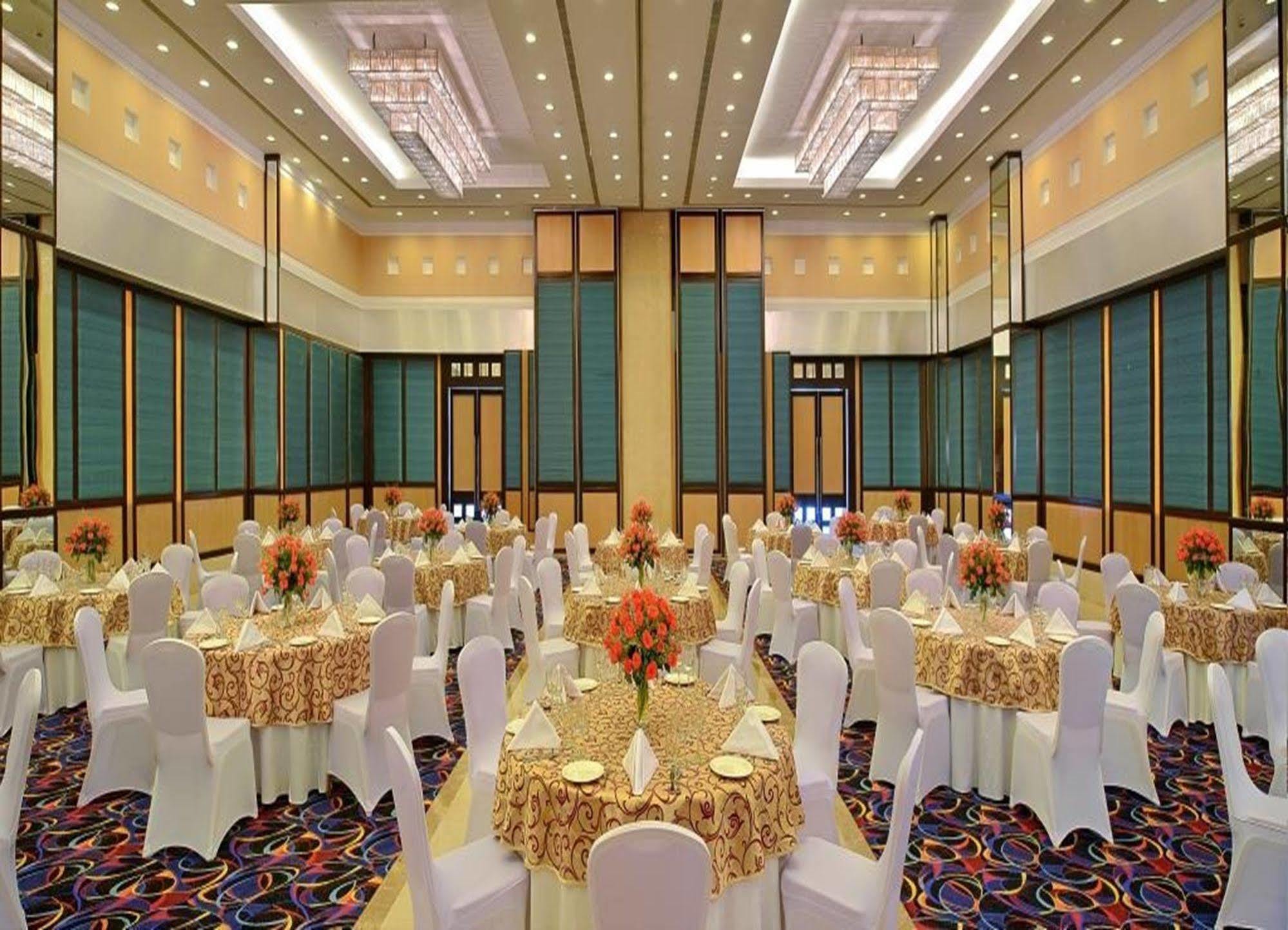 Red Fox By Lemon Tree Hotels, Bhiwadi Esterno foto